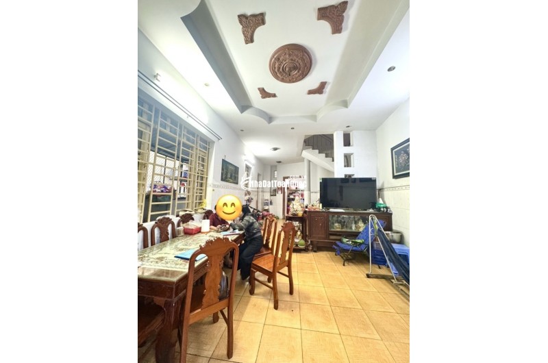 Bán nhà Phường Thủ Đức, đường Hồ Văn Tư, 110m2, 3 tầng, 4PN, sổ hồng, giá 5.7 tỷ. LH: 0933125879